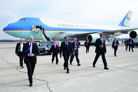 President Obama and staff arrive in Columbus, Ohio